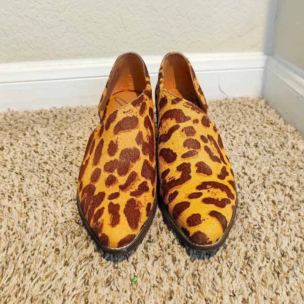 Zodiac Women8 Maddie Leopard Print Calf Hair Leather Side Cut Out Ankle Boot NEW - Picture 2 of 7